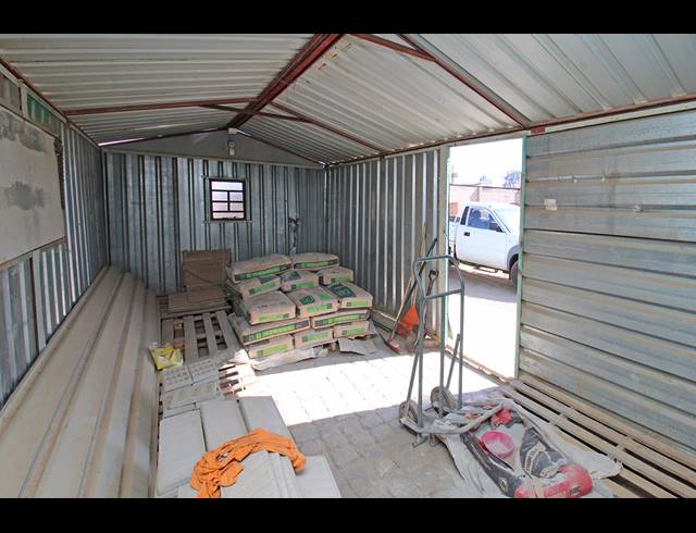 M² BUSINESS FOR SALE IN TSHEPISONG